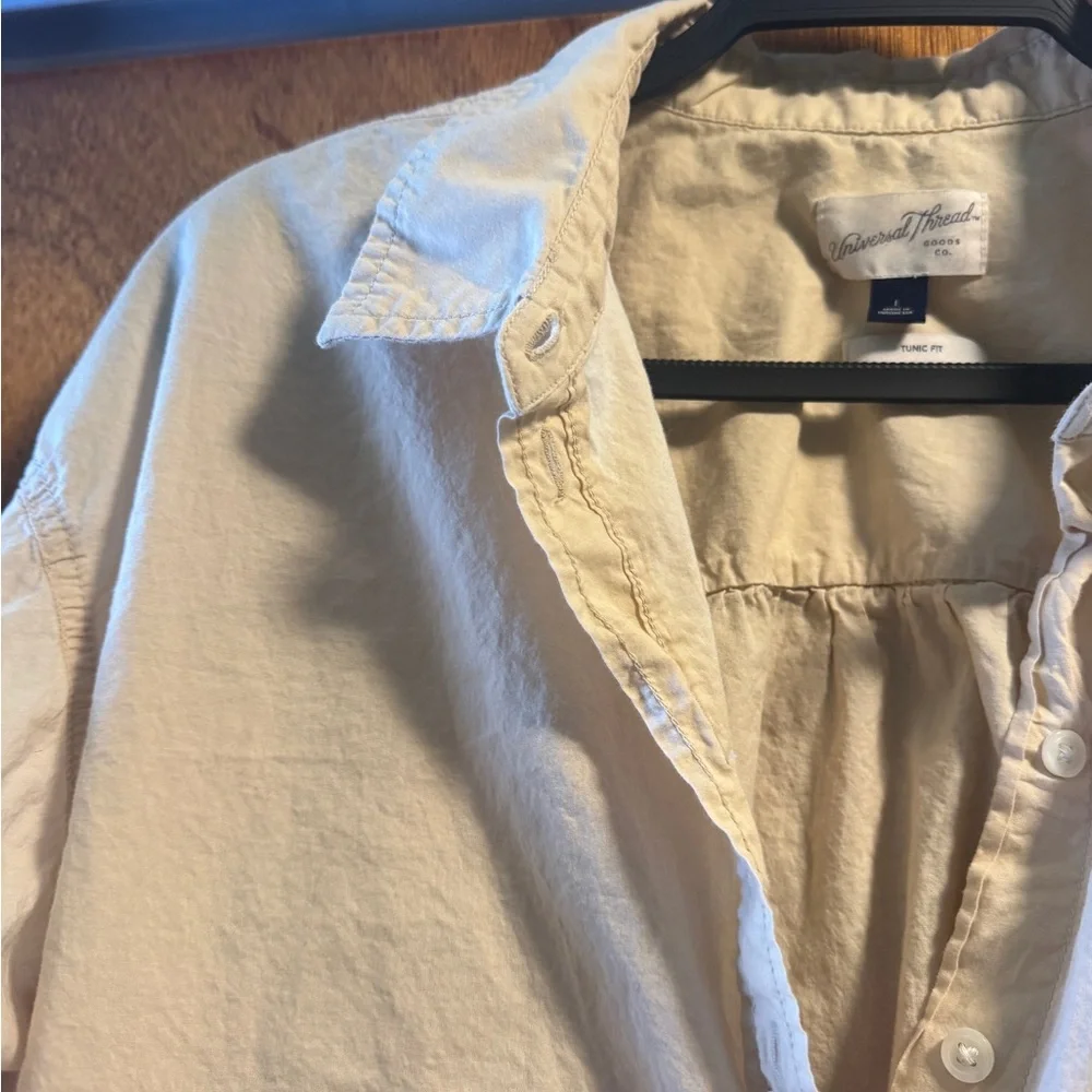 Universal Thread button up - Picture 5 of 9